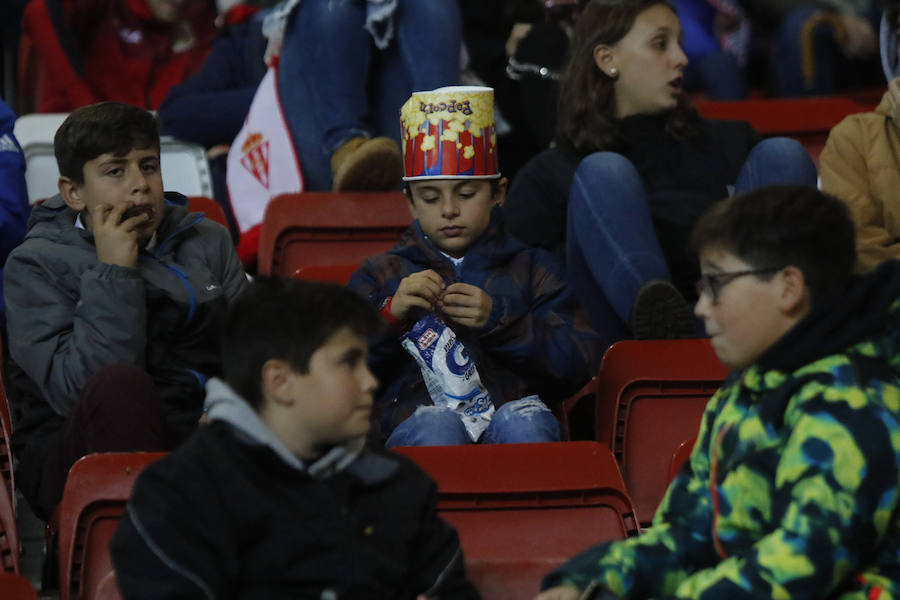 Fotos: ¿Estuviste en el Sporting 2-2 Málaga? ¡Búscate!