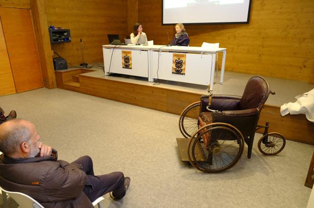 La silla de ruedas, en primer término, durante la presentación. 