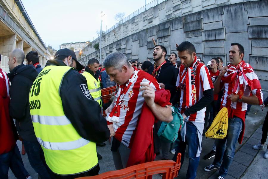 Fotos: ¿Estuviste en el derbi Real Oviedo - Sporting? ¡Búscate!