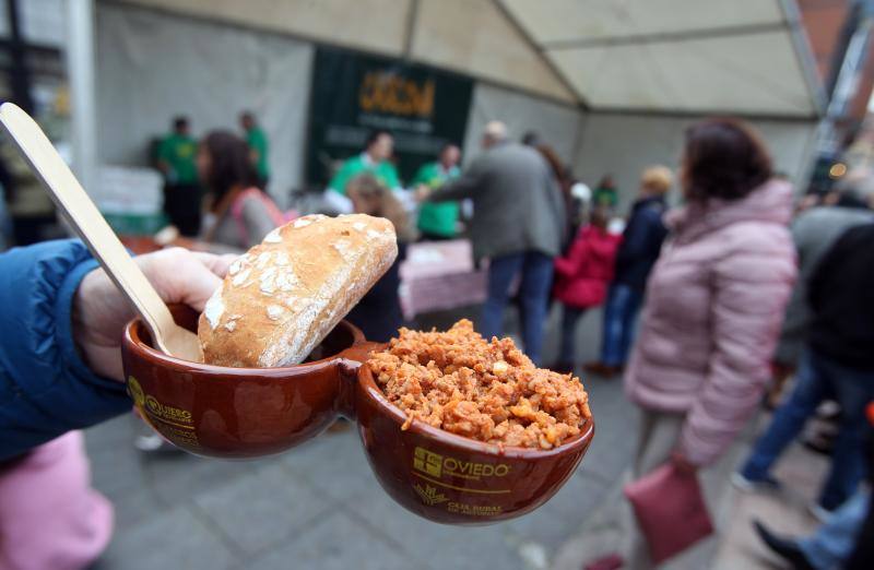 Fotos: Oviedo celebra la tercera Feria de Embutidos Artesanales de Asturias