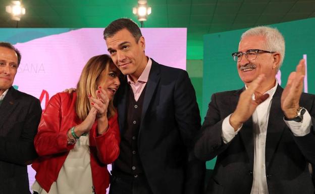 Padro Sánchez junto a Susana Díaz.