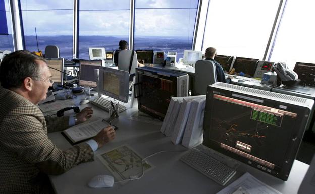 Torre de control del aéropuerto Adolfo Suárez-Madrid Barajas.