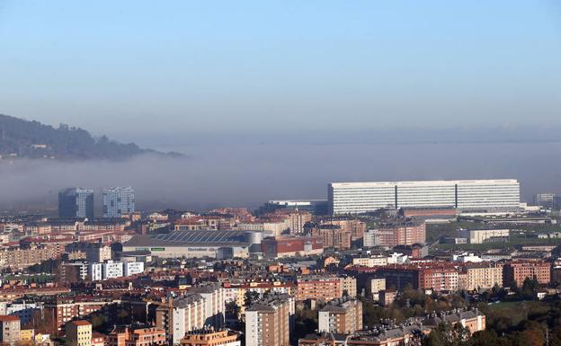 Boina de contaminación en Oviedo, en una imagen de archivo.