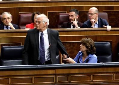 Imagen secundaria 1 - Pastor expulsa a Rufián del Congreso por insultar a Borrell 