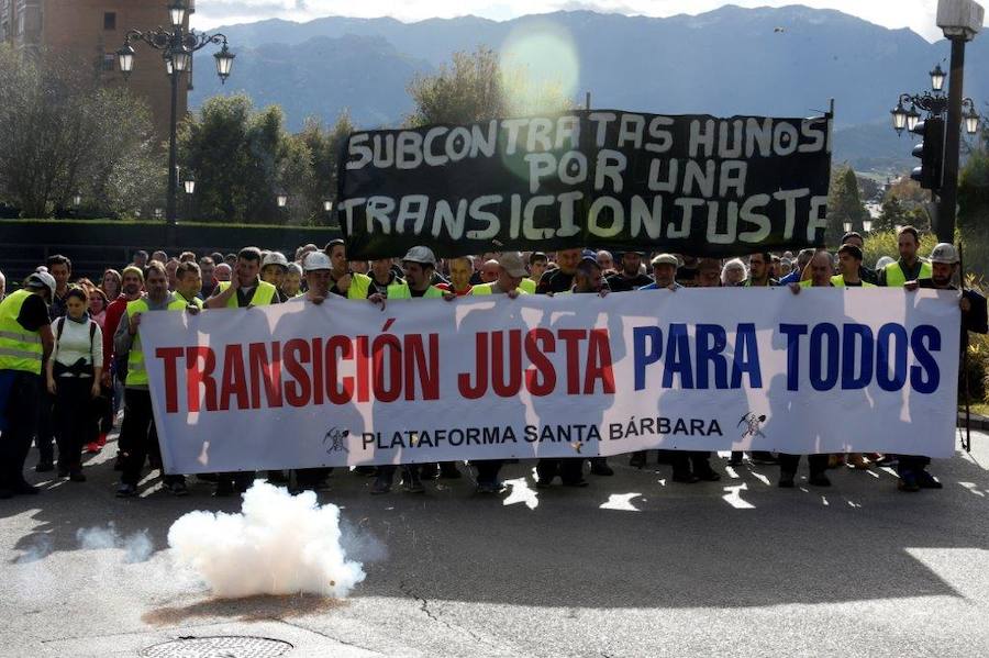 La 'marcha negra', que el domingo partió de El Bierzo (León), han llegado a la capital asturiana tras 153,5 kilómetros recorridos por una transición energética justa.