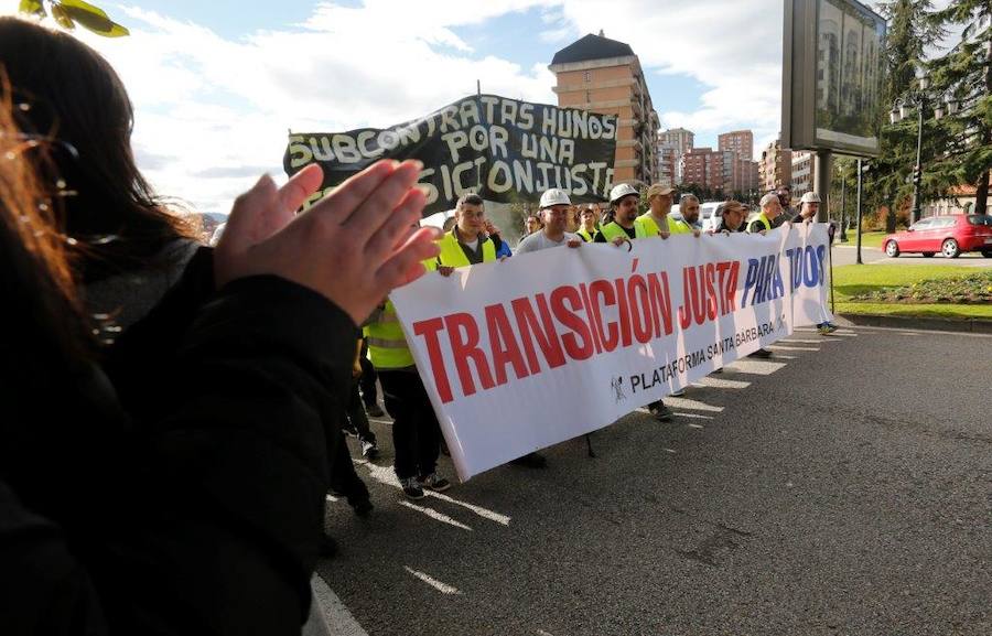 La 'marcha negra', que el domingo partió de El Bierzo (León), han llegado a la capital asturiana tras 153,5 kilómetros recorridos por una transición energética justa.