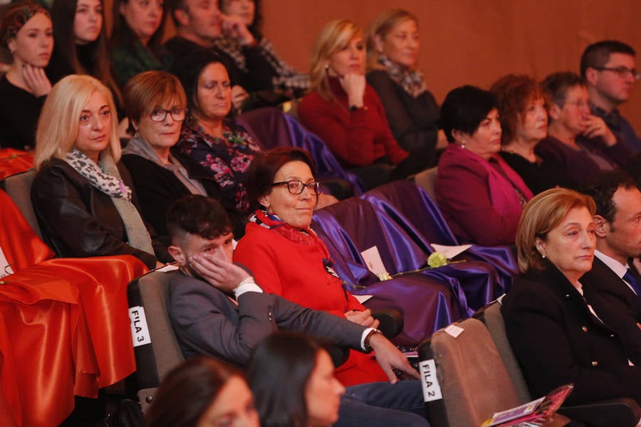 El auditorio José Barrera acogió el acto institucional con motivo del Día Internacional contra la Violencia de Género