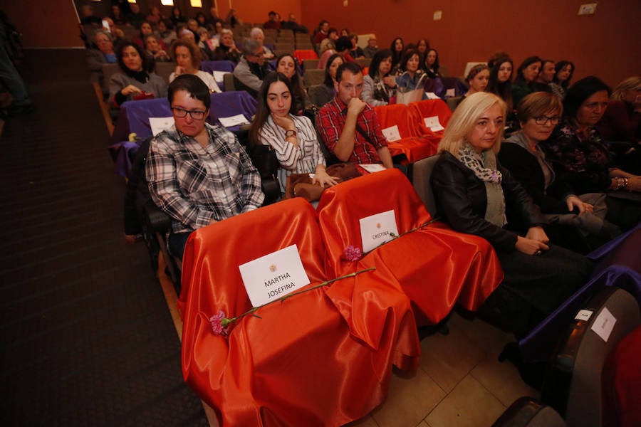 El auditorio José Barrera acogió el acto institucional con motivo del Día Internacional contra la Violencia de Género