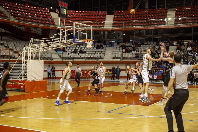 Fotos: Teslacard Gijón 87 - 73 Baskonia, en imágenes