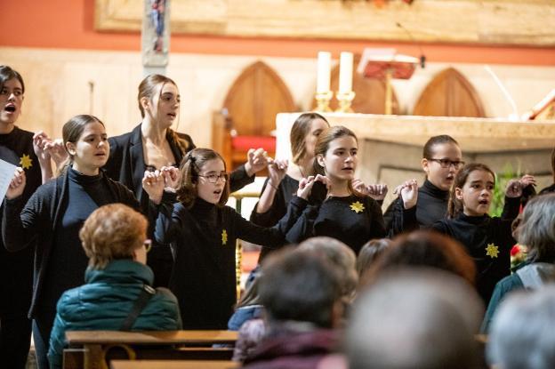 Música para celebrar Santa Bárbara en Llaranes