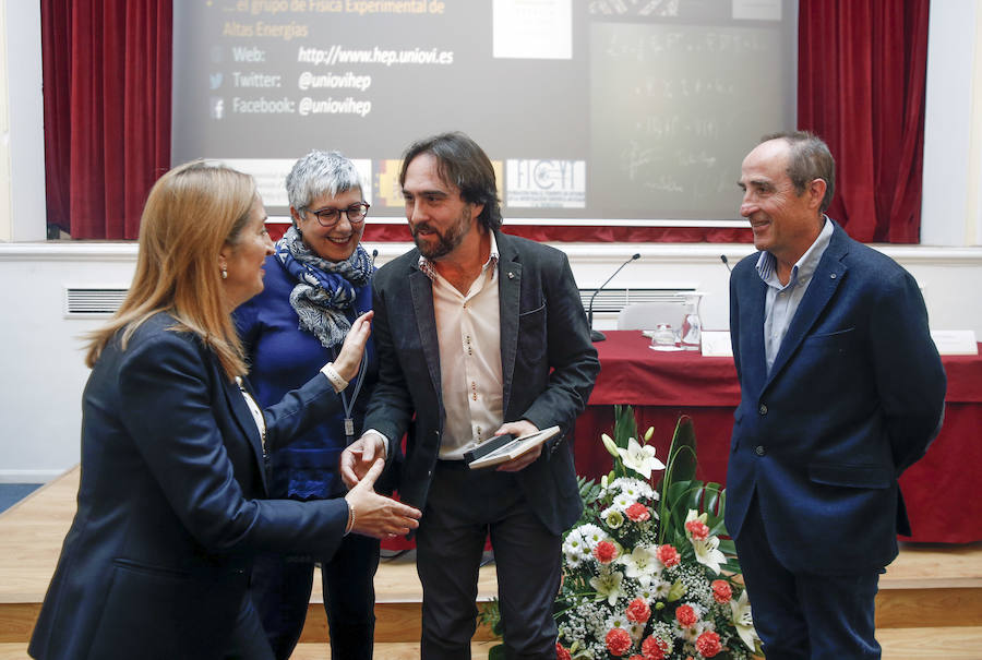 La presidente deL Congreso anunció la entrega de la Gran Cruz de la Orden Civil de Alfonso X El Sabio a Luis Felipe Fernández, impulsor de las jornadas, así como la Placa de Honor de Alfonso X El Sabio a los institutos de Ibias y Vegadeo