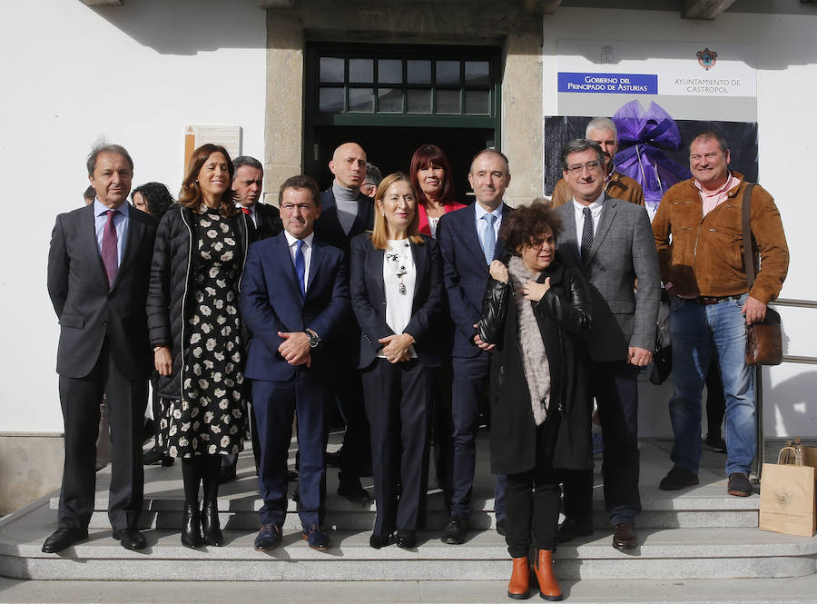 La presidente deL Congreso anunció la entrega de la Gran Cruz de la Orden Civil de Alfonso X El Sabio a Luis Felipe Fernández, impulsor de las jornadas, así como la Placa de Honor de Alfonso X El Sabio a los institutos de Ibias y Vegadeo