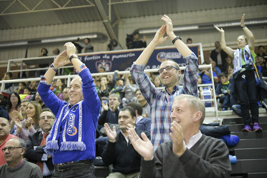 El conjunto ovetense logra su segunda victoria en Pumarín en una tarde marcada por los mensajes de apoyo al recién lesionado Fran Cárdenas