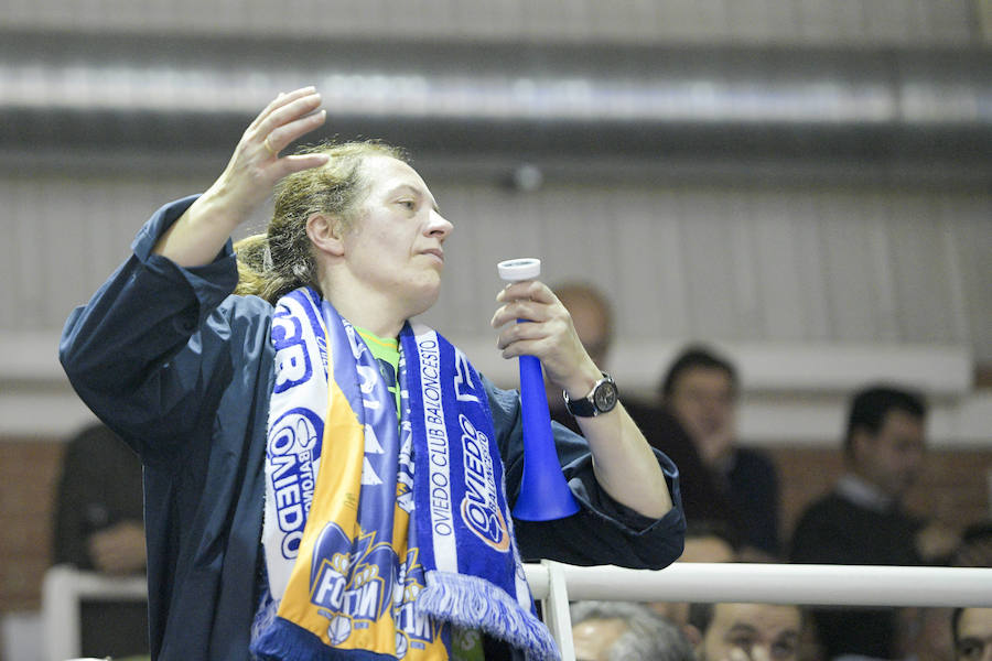 El conjunto ovetense logra su segunda victoria en Pumarín en una tarde marcada por los mensajes de apoyo al recién lesionado Fran Cárdenas