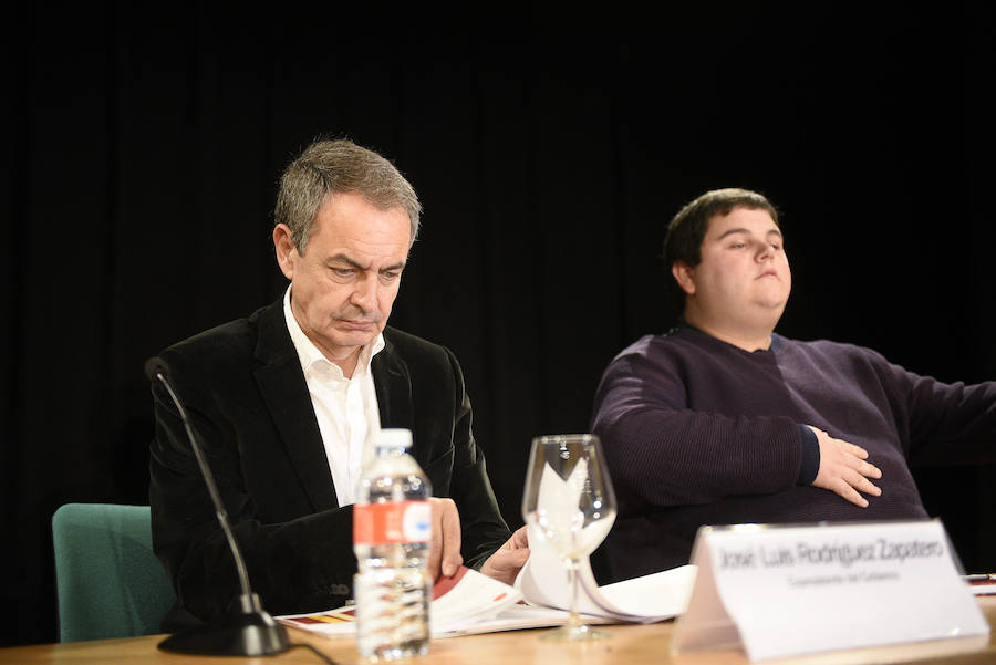 El expresidente del Gobierno ha afirmado que las comarcas mineras tienen por delante el reto de acometer «un esfuerzo reindustrializador más profundo que nunca» con independencia de que el Ministerio acelere o no la transición energética