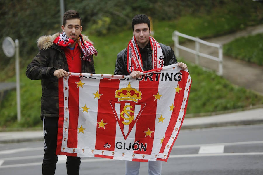 La afición rojiblanca llenó de alegría el campo del Eibar durante el encuentro de Copa del Rey