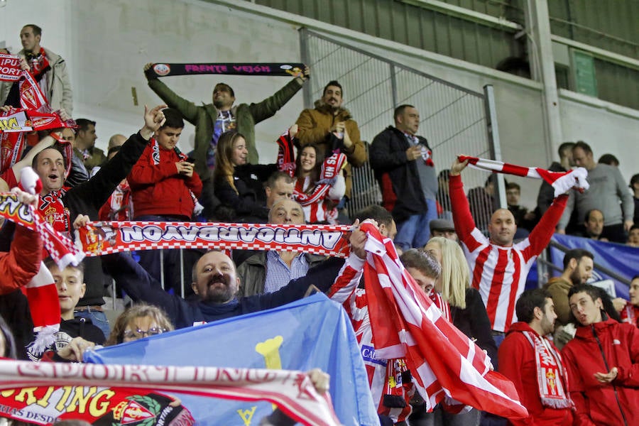 La afición rojiblanca llenó de alegría el campo del Eibar durante el encuentro de Copa del Rey