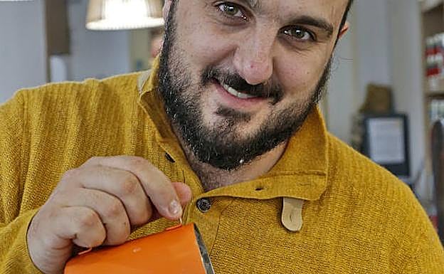 Jorge Alonso 'dibuja' un café en Cafetal.