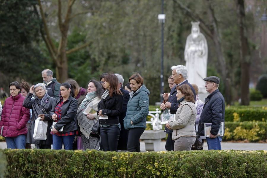 Carmen Moriyón, alcaldesa de Gijón, inauguró estas excursiones turísticas que se llevarán a cabo de 12 a 14 horas.