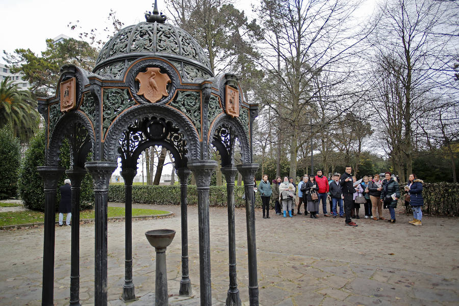 Carmen Moriyón, alcaldesa de Gijón, inauguró estas excursiones turísticas que se llevarán a cabo de 12 a 14 horas.