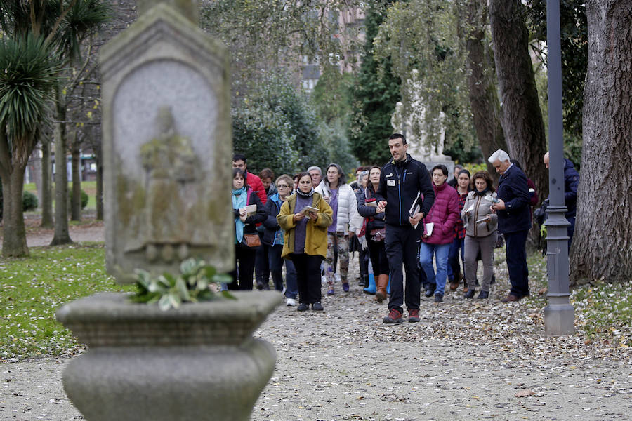 Carmen Moriyón, alcaldesa de Gijón, inauguró estas excursiones turísticas que se llevarán a cabo de 12 a 14 horas.
