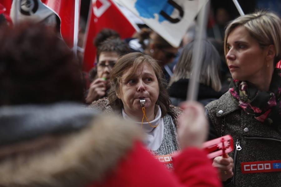 Se concentran en demanda de una subida salarial