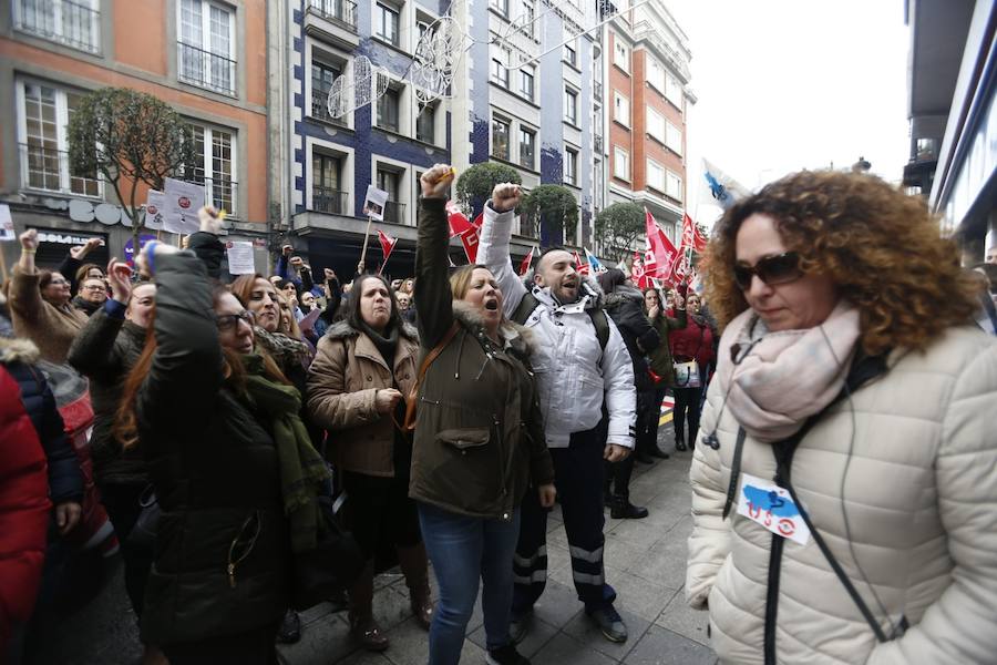 Se concentran en demanda de una subida salarial