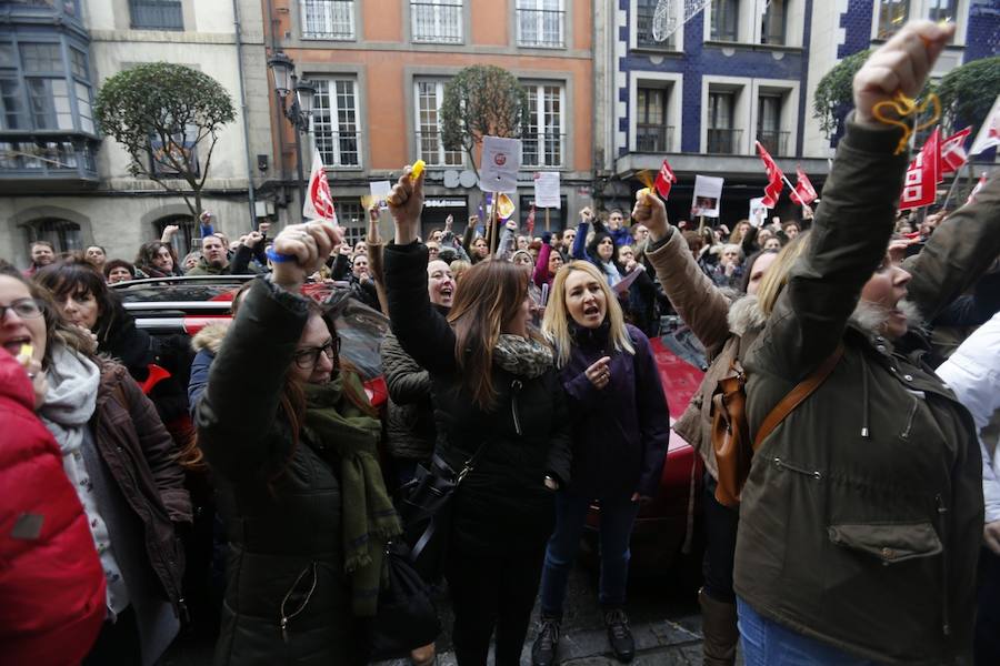 Se concentran en demanda de una subida salarial