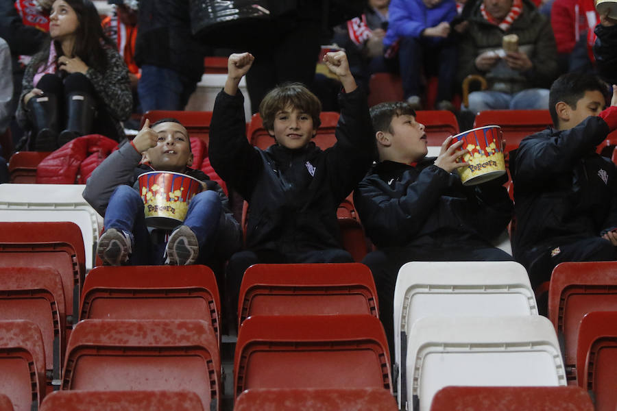 Fotos: ¿Estuviste en el encuentro del Sporting contra el Mallorca? ¡Búscate!