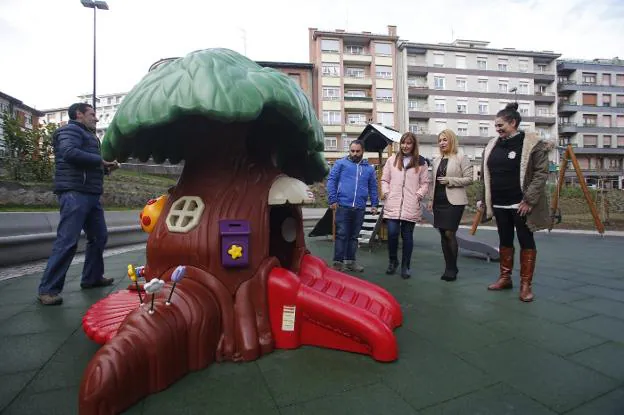 El nuevo parque cuenta con una zona de juegos infantiles. 