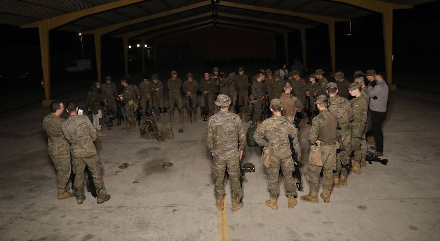 El Centro de Seguridad Marítima se convierte por una noche en un espacio industrial en un ficticio lugar ocupado por insurgentes. EL COMERCIO comparte con miembros del batallón Toledo de Cabo Noval un simulacro de entrenamiento militar nocturno