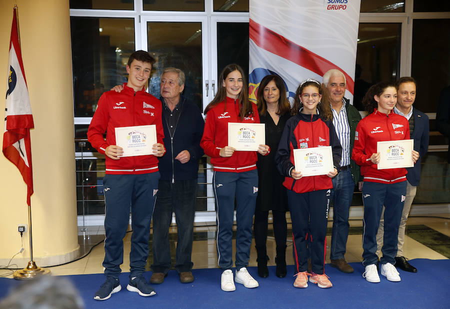 Fotos: El Grupo Covadonga entregó sus becas a 124 deportistas