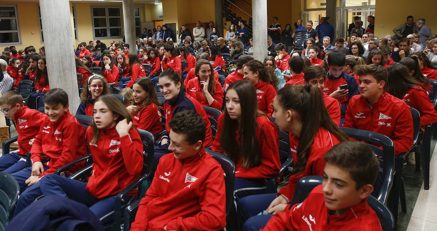 Fotos: El Grupo Covadonga entregó sus becas a 124 deportistas