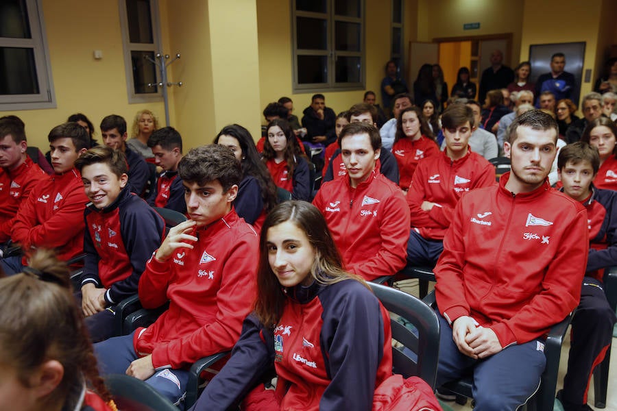 Fotos: El Grupo Covadonga entregó sus becas a 124 deportistas