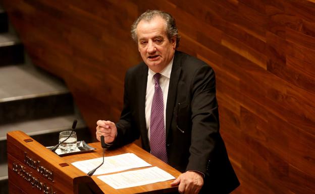 Nicanor García, durante un pleno en la Junta General del Principado.