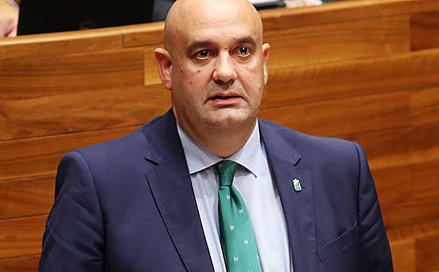 Pedro Leal en un pleno de la Junta General del Princpado.