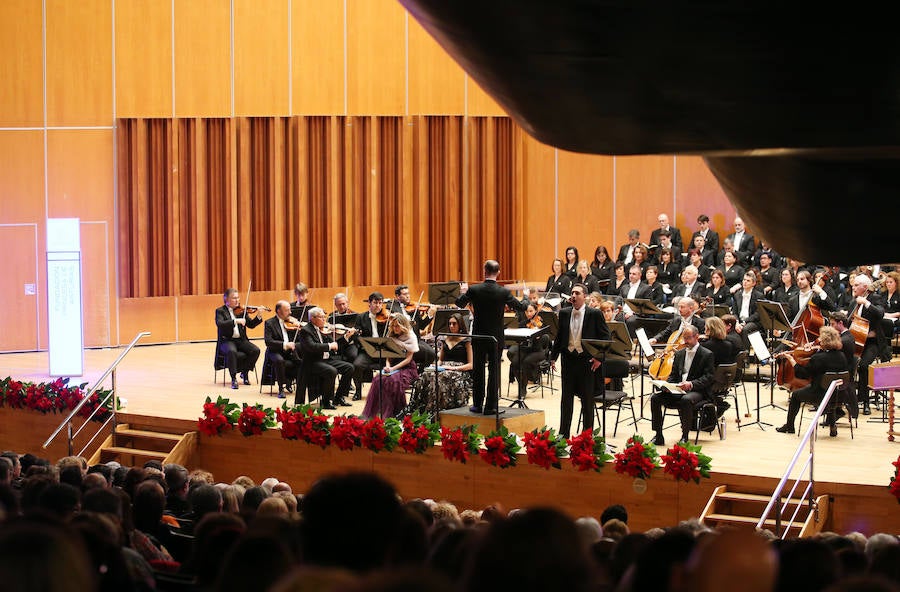 Un rito protagonizado por el Coro de la Fundación Princesa de Asturias y la Orquesta Sinfónica del Principado de Asturias (OSPA) que se escucha, un año más, como regalo de la Navidad