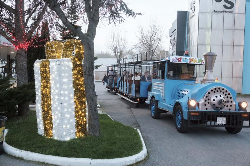 Ciencia, medio ambiente, robótica y seguridad vial son algunas de las materias que estructuran este año Mercaplana, la gran feria de Navidad que ha abierto sus puertas en el recinto ferial Luis Adaro de Gijón para sorprender a los mayores y, sobre todo, a los más pequeños.