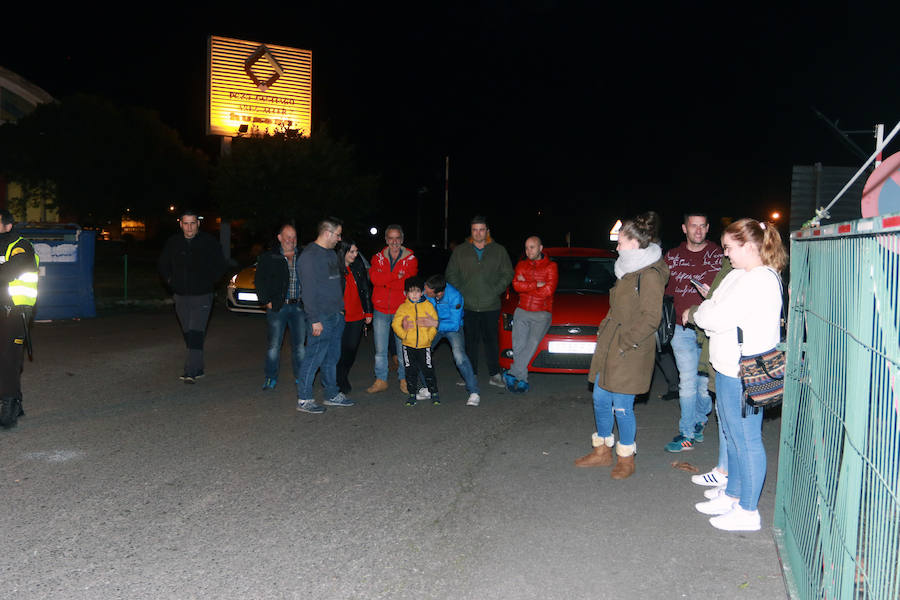 Fotos: Recibimiento de los cuatro mineros que abandonaron el encierro en el Pozo Santiago por presiones de Hunosa
