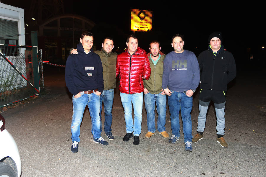 Fotos: Recibimiento de los cuatro mineros que abandonaron el encierro en el Pozo Santiago por presiones de Hunosa