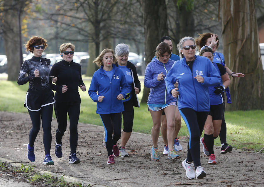 Un grupo de mujeres corre con Cristina Mitre en el Kilometrín dentro de la plataforma para que las mujeres salgan a correr en grupo y seguras 