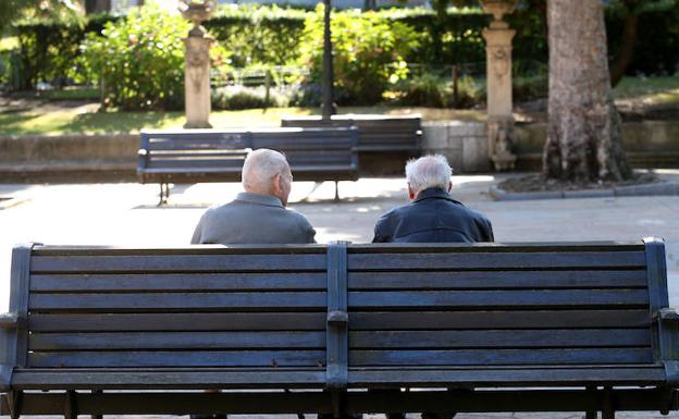 Asturias tiene una pensión media por jubilación de 1.341 euros en diciembre, la segunda más alta del país
