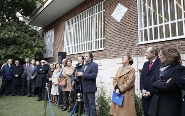 Familiares y amigos, en el acto de homenaje. 
