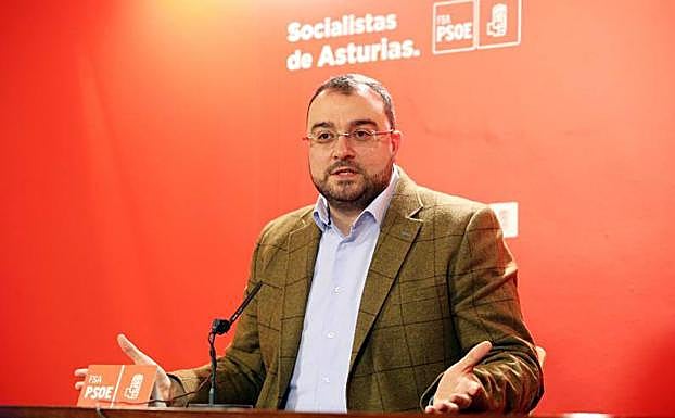 Adrián Barbón, tras la última reunión del año de la Comisión Ejecutiva de la FSA-PSOE.