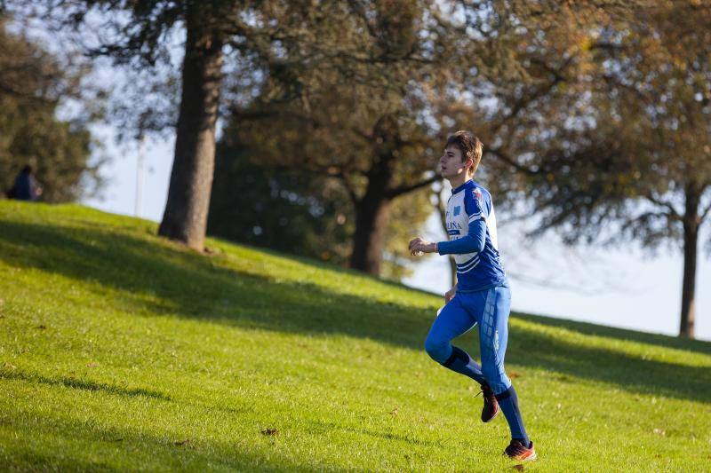 El parque de los Pericones se llenó de corredores, que se entrenaron para la última carrera del año.