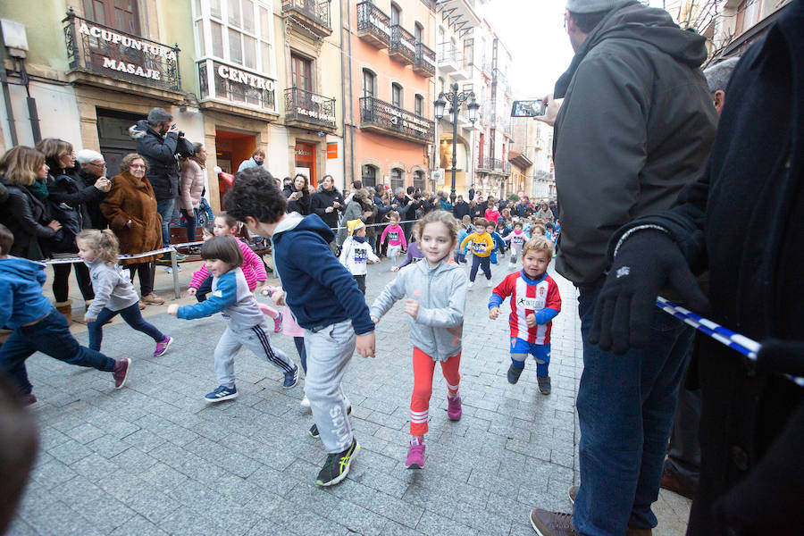 Fotos: ¿Estuviste en la San Silvestre de Avilés? ¡Búscate!