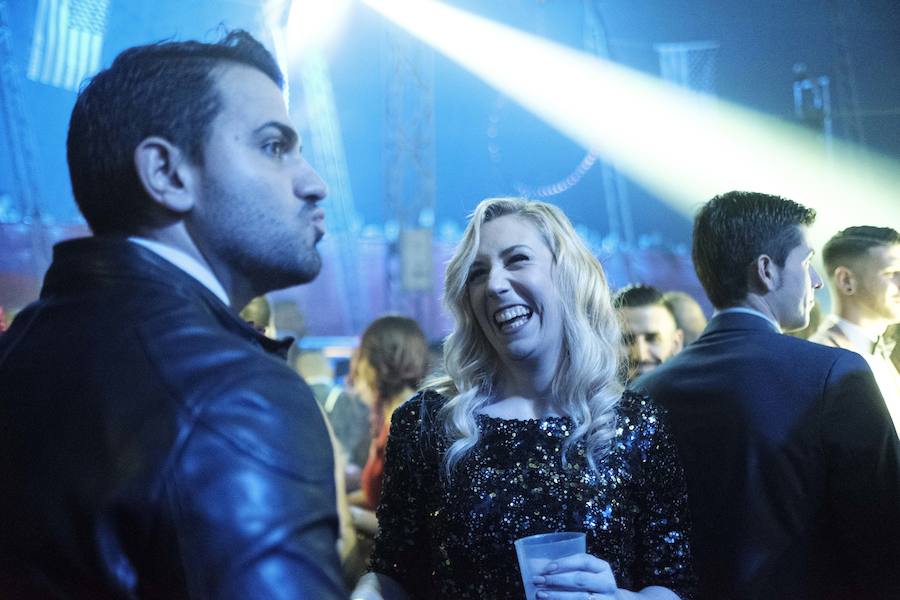 Centenares de gijoneses llenaron la plaza del ayuntamiento para celebrar la nochevieja