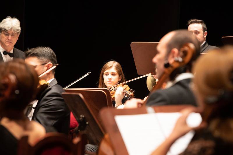 La Orquesta Sinfónica Ciudad de Avilés ofreció su primer recital del 2019 ante un numeroso público.