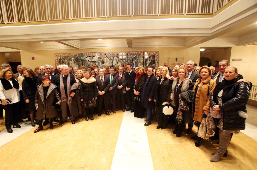 La orquesta Oviedo Filarmonía deleitó a los asistentes al teatro de la capital asturiana en el primer recital del año y en una jornada especial para su director, Lucas Macías, que se presentaba de manera oficial en un acto como este.