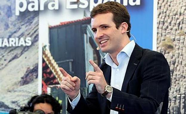 Pablo Casado suaviza su posición sobre el asturiano y muestra su «respeto y consideración»